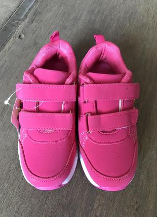 Новые розовые детские кроссовки которые светятся8 фото