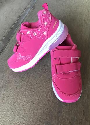 Новые розовые детские кроссовки которые светятся9 фото