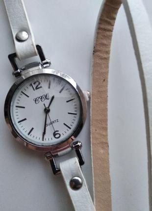 🆕 стильные часы, белый ремешок с переплетами2 фото