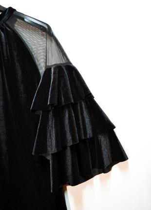 Модное бархатное платье с расклешенным рукавом  черное4 фото