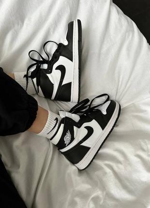 Кросівки nike air jordan 1 retro white black6 фото