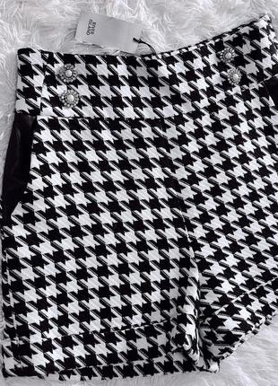 Твидовые шорты river с красивыми пуговицами и кожаными вставками на карманах5 фото