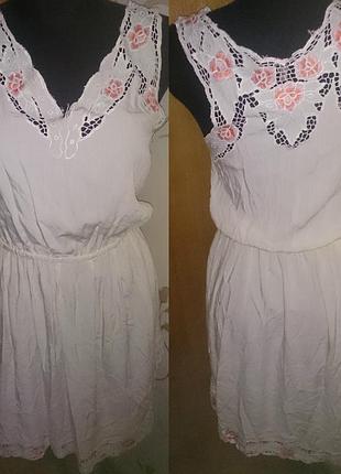 Легка бежева сукня вишивка р36 topshop