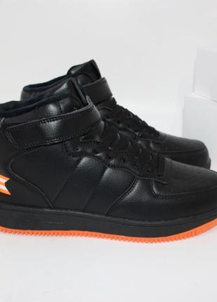 Кросівки-черевики зимові для чоловіків чорні з помаранчевим2 фото