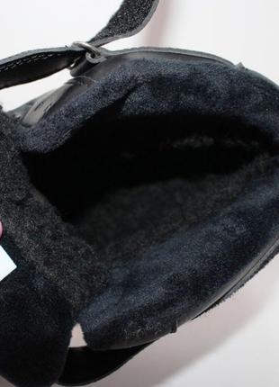 Кросівки-черевики зимові для чоловіків чорні з помаранчевим5 фото