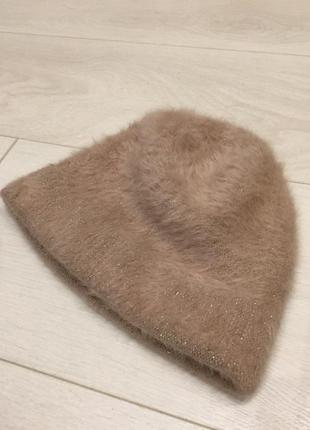 Шапка світлий ,пісочного кольору