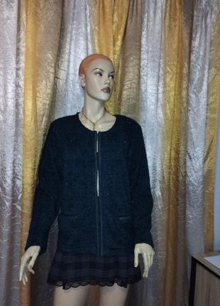 Кофта жіноча,гарна.