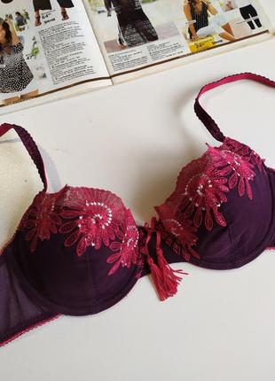 Красивий бюстгалтер з вишивкою, eur 75в/80а