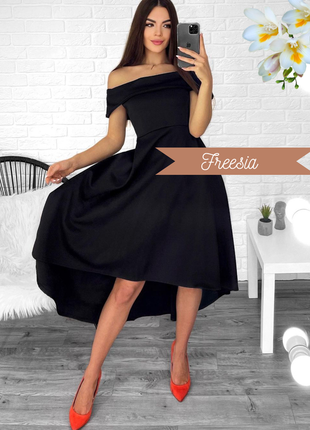 Чорна каскадна сукня-малет з відкритими плечима, коротка спереду, довга ззаду