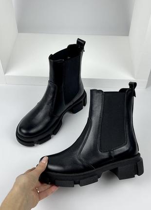 Чорні черевики із натуральної шкіри7 фото
