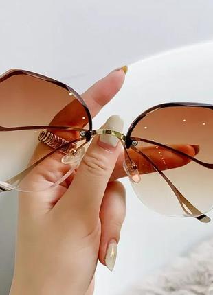 Шикарные солнечные очки омбре