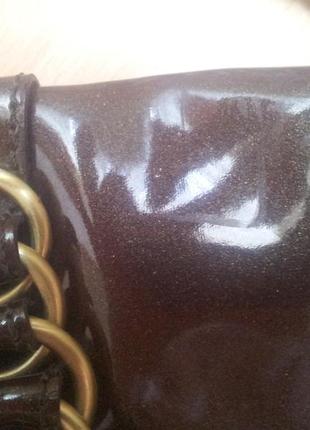 Красивая коричневая лакированная  сумочка mango5 фото