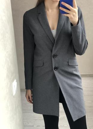 Сіре елегантне базове пальто9 фото