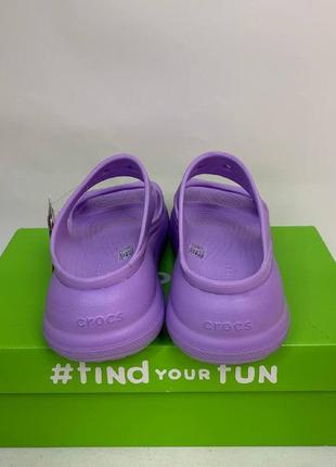 Classic crocs crush sandal violet шлепанцы женские сандалии на платформе2 фото