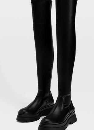Ботфорти stradivarius, чорного кольору