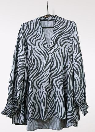 Дуже красива вільна блуза