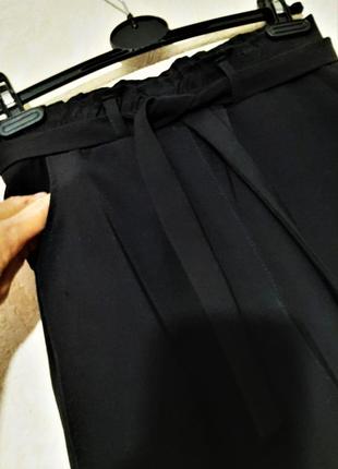 Брюки укорочені капрі бриджі чорні в таліі на резинці штани на дівчинку з поясом3 фото