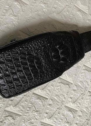 Мужская бананка сумка на грудь кроссбоде мессенджер кожа рептилия, черная барсетка нагрудная кожаная крокодил7 фото
