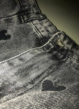 Сіри джинси с красивим дизайном6 фото