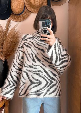 Шикарний пухнастий теплий светр зебра від h&m, світр в анімалістичний принт1 фото