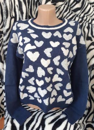Теплый шерстяной свитер в сердечках с-м