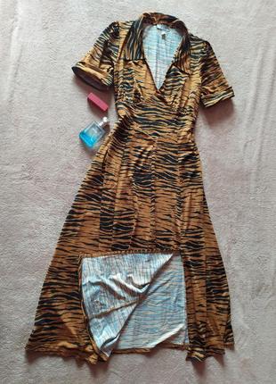 Длинное стильное трендовое платье в анималистический принт с разрезом на ноге5 фото