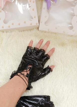 Перчатки лак без пальцев рукавички лак без пальців