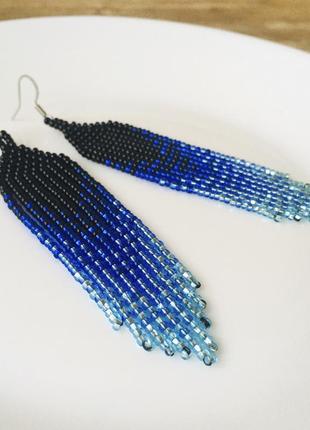 Довгі чорні сережки з бісеру з синьою бахромою4 фото