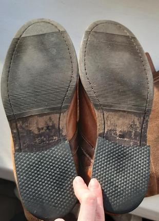 Шкіряні коричневі чоботи з широкими голінищем5 фото