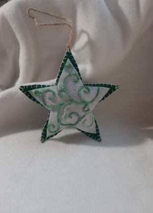 Новорічна прикраса з фетру