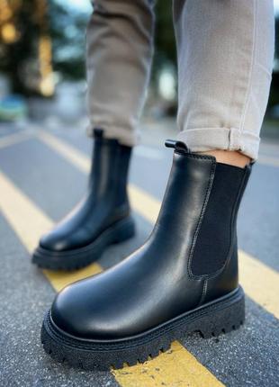 Женские зимние ботинки челси чёрные кожаные