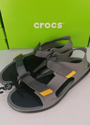 Чоловічі сандаліі crocs mens swiftwater expedition sandal сірі