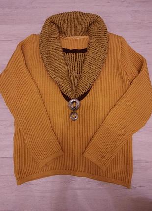 Светр жіночий