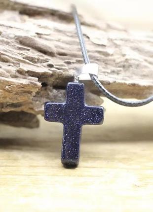 Хрест натуральний камінь авантюрин на шнурку1 фото