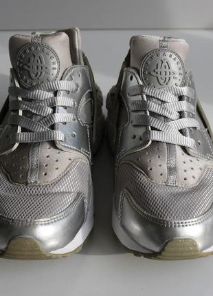 Кросівки nike air huarache metallic silver 37.5 розмір 24 см оригінал4 фото