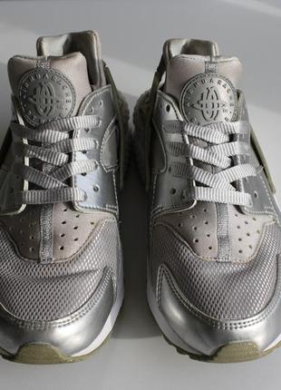 Кросівки nike air huarache metallic silver 37.5 розмір 24 см оригінал3 фото