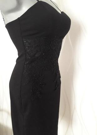 Супер красива і нарядна, стильне і жіночне, стрейчевое чорне плаття.