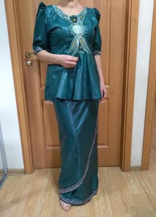 Красивый костюм юбка, блузка с вышивкой и шаль, индийский наряд. размер 14-162 фото