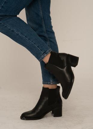 Шкіряні сапожки демісезонні clarks