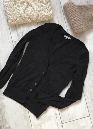 Кофтина на гудзиках