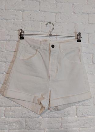 Фирменные стрейчевые шорты