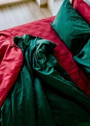 Семейный комплект постельного белья 150х220 красный зеленый изумрудный страйп сатин виталина