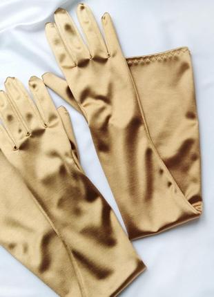 Перчатки атласные эластичные, золотого цвета4 фото