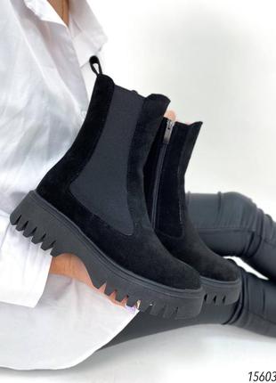 Натуральні замшеві зимові чорні черевики челсі на резинках7 фото