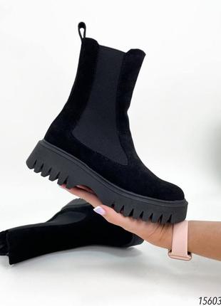 Натуральні замшеві зимові чорні черевики челсі на резинках8 фото