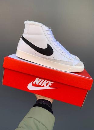 Високі зимові кросівки nike blazer 77.колір білий