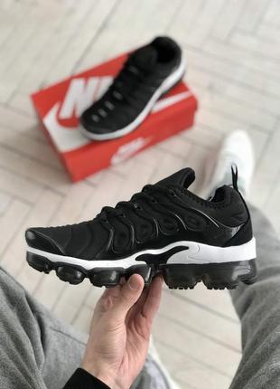 Чоловічі кросівки nike vapormax plus. колір чорний з білим2 фото