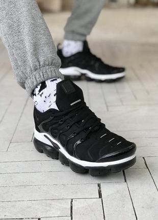 Чоловічі кросівки nike vapormax plus. колір чорний з білим3 фото