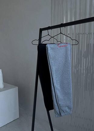 Женские спортивные штаны брюки джогеры черные серые теплые на флисе зимние джокеры7 фото