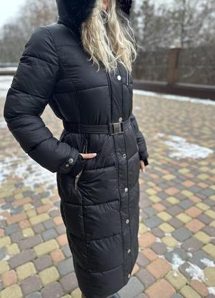 Довгий пуховик